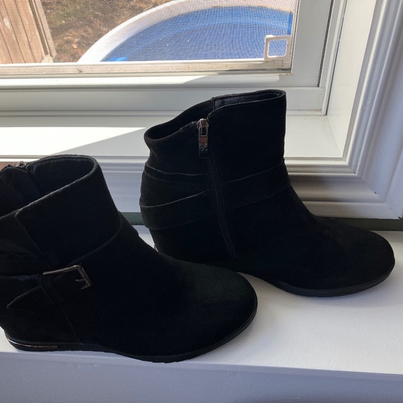 NWT Religious Comfort Waterproof Black Suede Boots Sz 8 - Picture 3 of 12